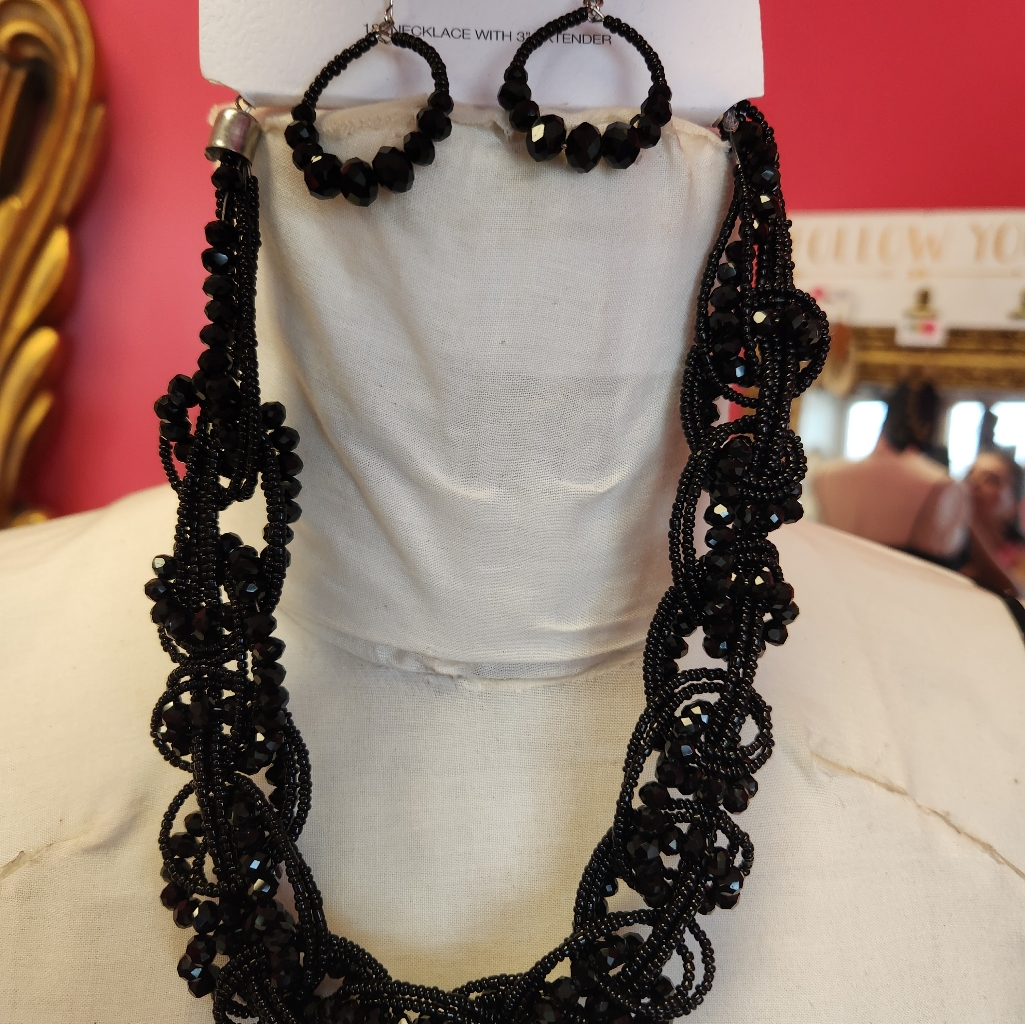 Necklace 12$
